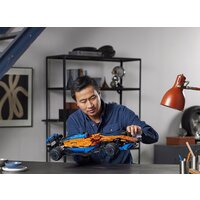 Конструктор LEGO Technic 42141 Гоночный автомобиль McLaren Formula 1 - Превью изображения №4 — Интернет-магазин ПроЗаказ