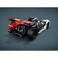 Конструктор LEGO Technic 42137 Formula E Porsche 99X Electric - Превью изображения №17 — Интернет-магазин ПроЗаказ