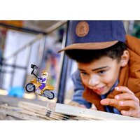 Конструктор LEGO City 60309 Трюковый мотоцикл с экшн-камерой - Превью изображения №4 — Интернет-магазин ПроЗаказ