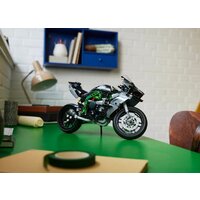 Конструктор LEGO Technic 42170 Мотоцикл Kawasaki Ninja H2R - Превью изображения №6 — Интернет-магазин ПроЗаказ