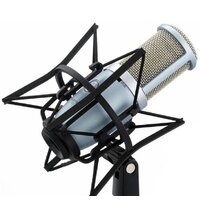 Проводной микрофон AKG P220 (серебристый) - Превью изображения №5 — Интернет-магазин ПроЗаказ