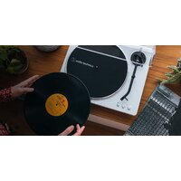 Виниловый проигрыватель Audio-Technica AT-LP70XBT-WW - Превью изображения №4 — Интернет-магазин ПроЗаказ
