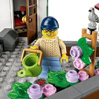 Конструктор LEGO Icons 11371 Торговая улица - Превью изображения №9 — Интернет-магазин ПроЗаказ