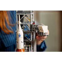 Конструктор LEGO Icons 10341 Космическая пусковая система NASA Artemis - Превью изображения №12 — Интернет-магазин ПроЗаказ