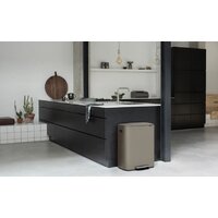 Мусорное ведро Brabantia Bo Pedal Bin 60 л (платиновый) - Превью изображения №14 — Интернет-магазин ПроЗаказ