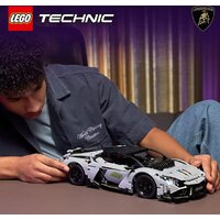 Конструктор LEGO Technic 42214 Суперкар Lamborghini Revuelto - Превью изображения №8 — Интернет-магазин ПроЗаказ