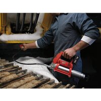 Пистолет смазочный  Milwaukee M12 GG-401B 4933441675 (с 1-им АКБ, сумка) - Превью изображения №3 — Интернет-магазин ПроЗаказ