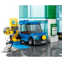 Конструктор LEGO City 60292 Центр города - Превью изображения №12 — Интернет-магазин ПроЗаказ