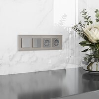 Рамка Werkel Senso W0043117 (дымчатый/стекло Soft-Touch) - Превью изображения №2 — Интернет-магазин ПроЗаказ