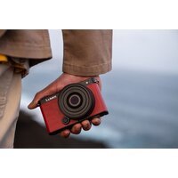 Беззеркальный фотоаппарат Panasonic Lumix S9 Body (красный) - Превью изображения №7 — Интернет-магазин ПроЗаказ
