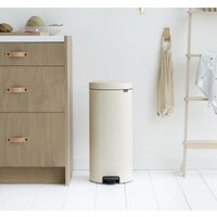 Мусорное ведро Brabantia Pedal Bin NewIcon 30 л (миндальный) - Превью изображения №4 — Интернет-магазин ПроЗаказ
