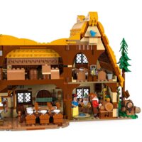 Конструктор LEGO Disney 43242 Домик Белоснежки и семи гномов - Превью изображения №5 — Интернет-магазин ПроЗаказ