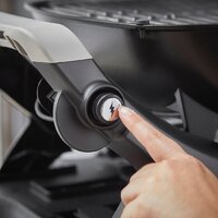Портативный газовый гриль Weber Q 1200N 1501085 - Превью изображения №6 — Интернет-магазин ПроЗаказ