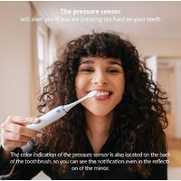 Электрическая зубная щетка TrueLife SonicBrush Clean70 UV (белый) - Превью изображения №3 — Интернет-магазин ПроЗаказ