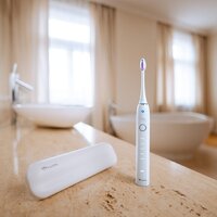 Электрическая зубная щетка TrueLife SonicBrush Clean70 UV (белый) - Превью изображения №13 — Интернет-магазин ПроЗаказ