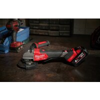 Угловая шлифмашина Milwaukee M18 Fuel One-Key M18FSAGSVO125X-0X 4933493552 (без АКБ, кейс) - Превью изображения №16 — Интернет-магазин ПроЗаказ