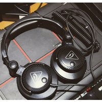 Наушники Behringer HC 200 - Превью изображения №5 — Интернет-магазин ПроЗаказ