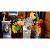 Конструктор LEGO Creator Expert 10297 Бутик-отель - Превью изображения №6 — Интернет-магазин ПроЗаказ