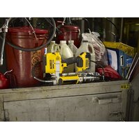 Шприц для смазки DeWalt DCGG571M1 (с 1-им АКБ, кейс) - Превью изображения №8 — Интернет-магазин ПроЗаказ