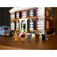 Конструктор LEGO Ideas 21330 Один дома - Превью изображения №38 — Интернет-магазин ПроЗаказ