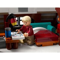 Конструктор LEGO Ideas 21330 Один дома - Превью изображения №36 — Интернет-магазин ПроЗаказ