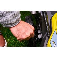 Газонокосилка Ryobi RY18LMX37A-150 (с АКБ 5 Ah) - Превью изображения №7 — Интернет-магазин ПроЗаказ