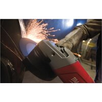 Угловая шлифмашина Milwaukee AGVK24-230EK 4933451413 - Превью изображения №3 — Интернет-магазин ПроЗаказ