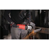 Угловая шлифмашина Milwaukee AGVK24-230EK 4933451413 - Превью изображения №4 — Интернет-магазин ПроЗаказ