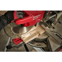 Торцовочная пила Milwaukee M18 FUEL M18FMS305-0 4933471205 (без АКБ) - Превью изображения №10 — Интернет-магазин ПроЗаказ