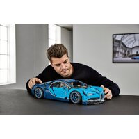 Конструктор LEGO Technic 42083 Bugatti Chiron - Превью изображения №16 — Интернет-магазин ПроЗаказ