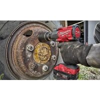 Гайковерт Milwaukee M18 FMTIW2P12-0X 4933478453 (с 2-мя АКБ, кейс) - Превью изображения №7 — Интернет-магазин ПроЗаказ