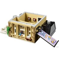 Конструктор LEGO Creator 10278 Полицейский участок - Превью изображения №8 — Интернет-магазин ПроЗаказ
