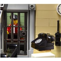 Конструктор LEGO Creator 10278 Полицейский участок - Превью изображения №22 — Интернет-магазин ПроЗаказ