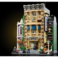 Конструктор LEGO Creator 10278 Полицейский участок - Превью изображения №21 — Интернет-магазин ПроЗаказ
