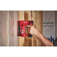 Степлер Milwaukee M12 BST-202X 4933459635 (с 2-мя АКБ) - Превью изображения №5 — Интернет-магазин ПроЗаказ