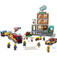 Конструктор LEGO City 60321 Пожарная команда - Превью изображения №24 — Интернет-магазин ПроЗаказ