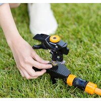 Распылитель Fiskars Импульсный на колесиках 1023656 - Превью изображения №5 — Интернет-магазин ПроЗаказ