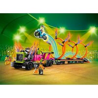 Конструктор LEGO City 60357 Трюковый грузовик и огненное кольцо - Превью изображения №2 — Интернет-магазин ПроЗаказ