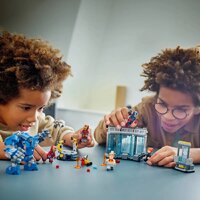 Конструктор LEGO Marvel Лаборатория Железного Человека: Зал Доспехов 76315 - Превью изображения №10 — Интернет-магазин ПроЗаказ