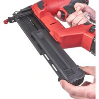 Гвоздезабиватель Milwaukee M18FN18GS-202X 4933471407 (с 2-мя АКБ, кейс) - Превью изображения №6 — Интернет-магазин ПроЗаказ