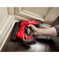 Гвоздезабиватель Milwaukee M18FN18GS-202X 4933471407 (с 2-мя АКБ, кейс) - Превью изображения №17 — Интернет-магазин ПроЗаказ