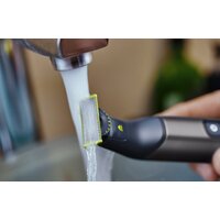 Триммер для бороды и усов Philips OneBlade Pro QP6551/15 - Превью изображения №4 — Интернет-магазин ПроЗаказ