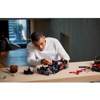 Конструктор LEGO Technic 42143 Ferrari Daytona SP3 - Превью изображения №6 — Интернет-магазин ПроЗаказ