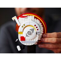 Конструктор LEGO Star Wars 75327 Шлем Люка Скайуокера (Красный-5) - Превью изображения №4 — Интернет-магазин ПроЗаказ