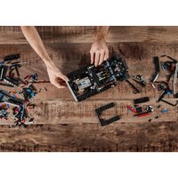 Конструктор LEGO Technic 42111 Dodge Charger Доминика Торетто - Превью изображения №9 — Интернет-магазин ПроЗаказ