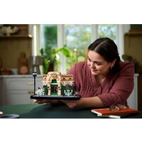 Конструктор LEGO Icons Французское кафе 10362 - Превью изображения №8 — Интернет-магазин ПроЗаказ