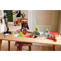 Конструктор LEGO Classic Креативная коробочка счастья 11042 - Превью изображения №16 — Интернет-магазин ПроЗаказ