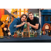 Конструктор LEGO Harry Potter 76457 Деревня Хогсмид – Коллекционное издание - Превью изображения №18 — Интернет-магазин ПроЗаказ