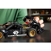 Конструктор LEGO Technic 42223 Гоночный автомобиль Ford GT40 MKII 1966 - Превью изображения №11 — Интернет-магазин ПроЗаказ