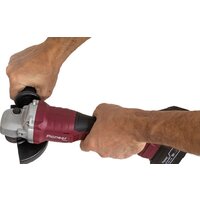 Угловая шлифмашина Pioneer Tools Master AG-M20V-125-01B USP (с 1-им АКБ, кейс) - Превью изображения №10 — Интернет-магазин ПроЗаказ